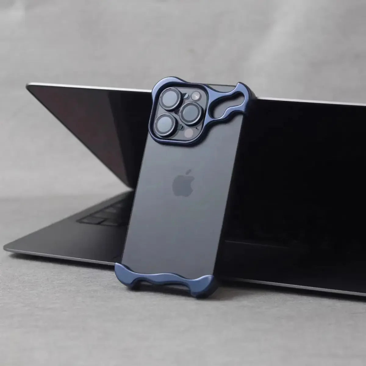 ⚙️ The "Titan" Metal Armor Case ️