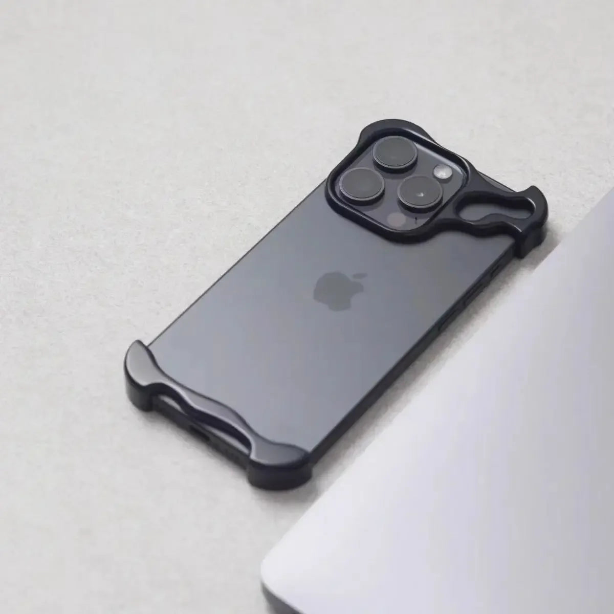 ⚙️ The "Titan" Metal Armor Case ️